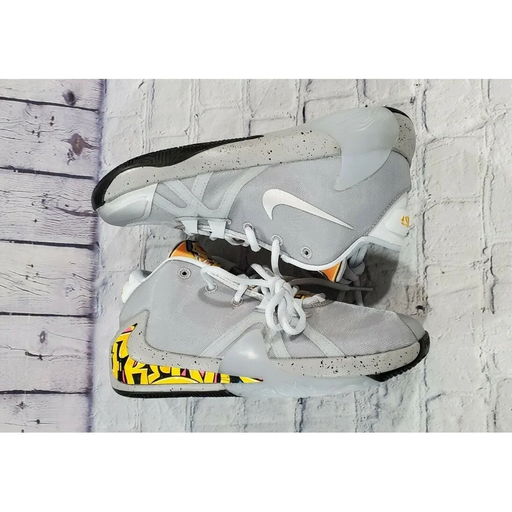 Nike Zoom Freak 1 Basketball Shoes KIDS 7Y Grey Graffiti BQ5633-005 Sneakers